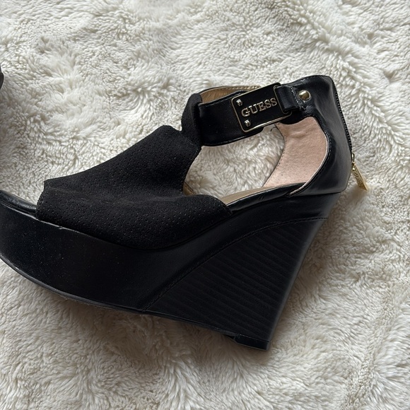 GUESS Black Peep Toe Wedge Heels –Chic Comfort with a Bold Edge Size 5.5 - Picture 4 of 12